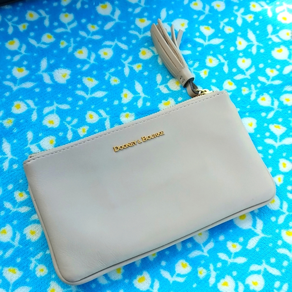 Dooney & Bourke wallet